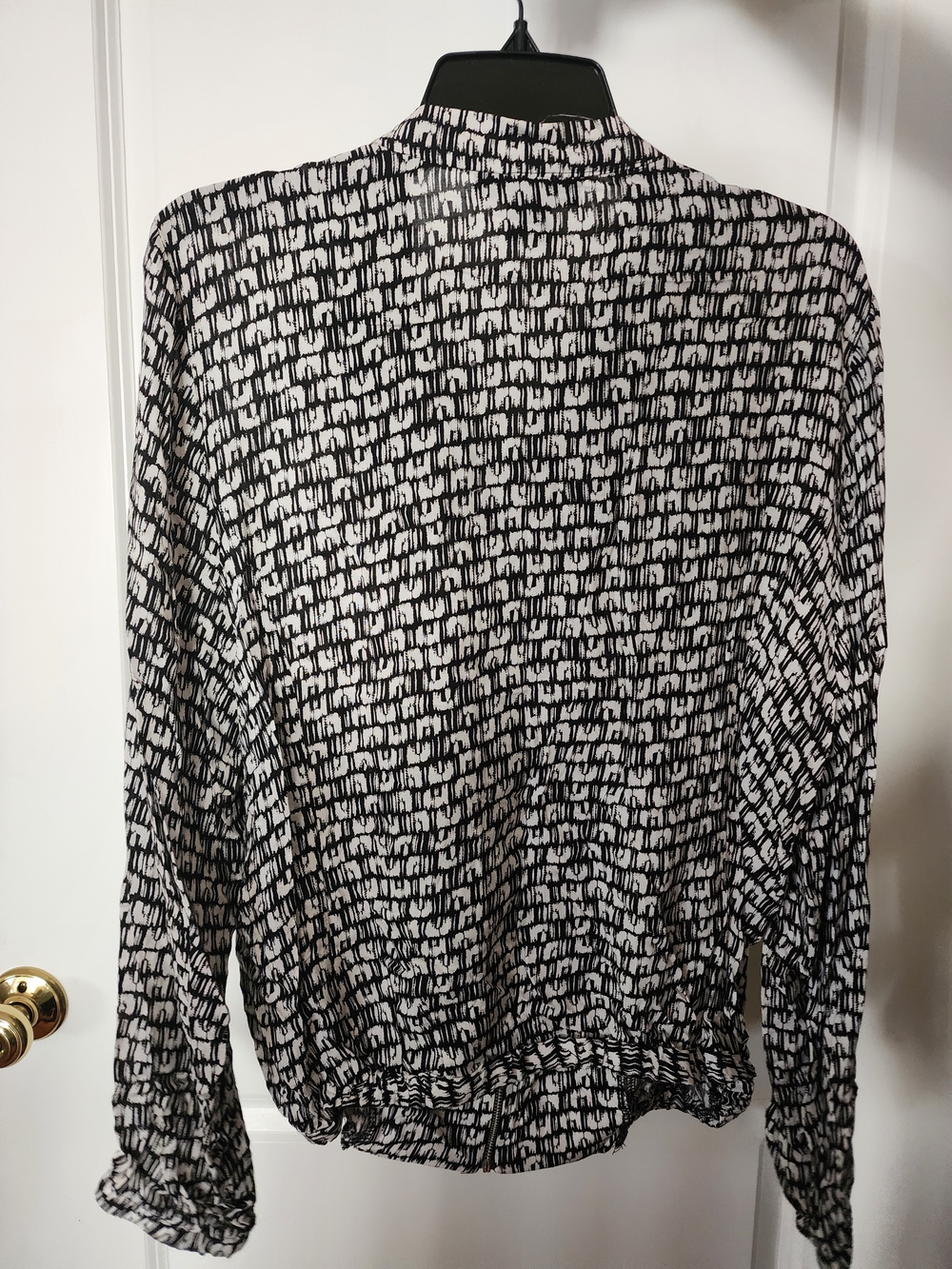 ✨️Ashley Stewart Black & White Printed Zip Blouse Size 14/16✨️ - Picture 3 of 5
